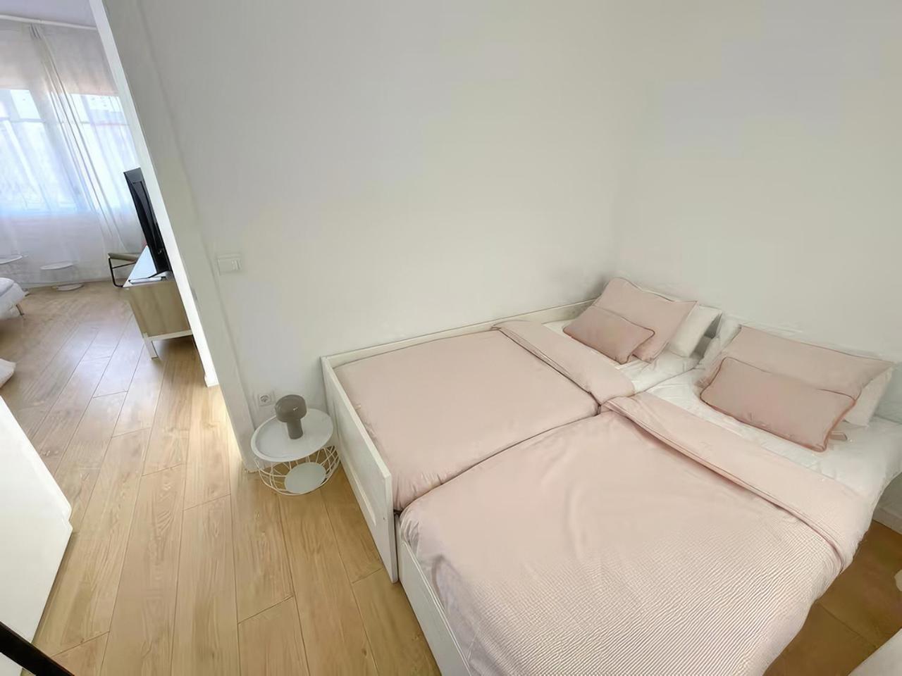 Acojedor Piso Cerca Del Metro Apartment Cornella de Llobregat Bagian luar foto